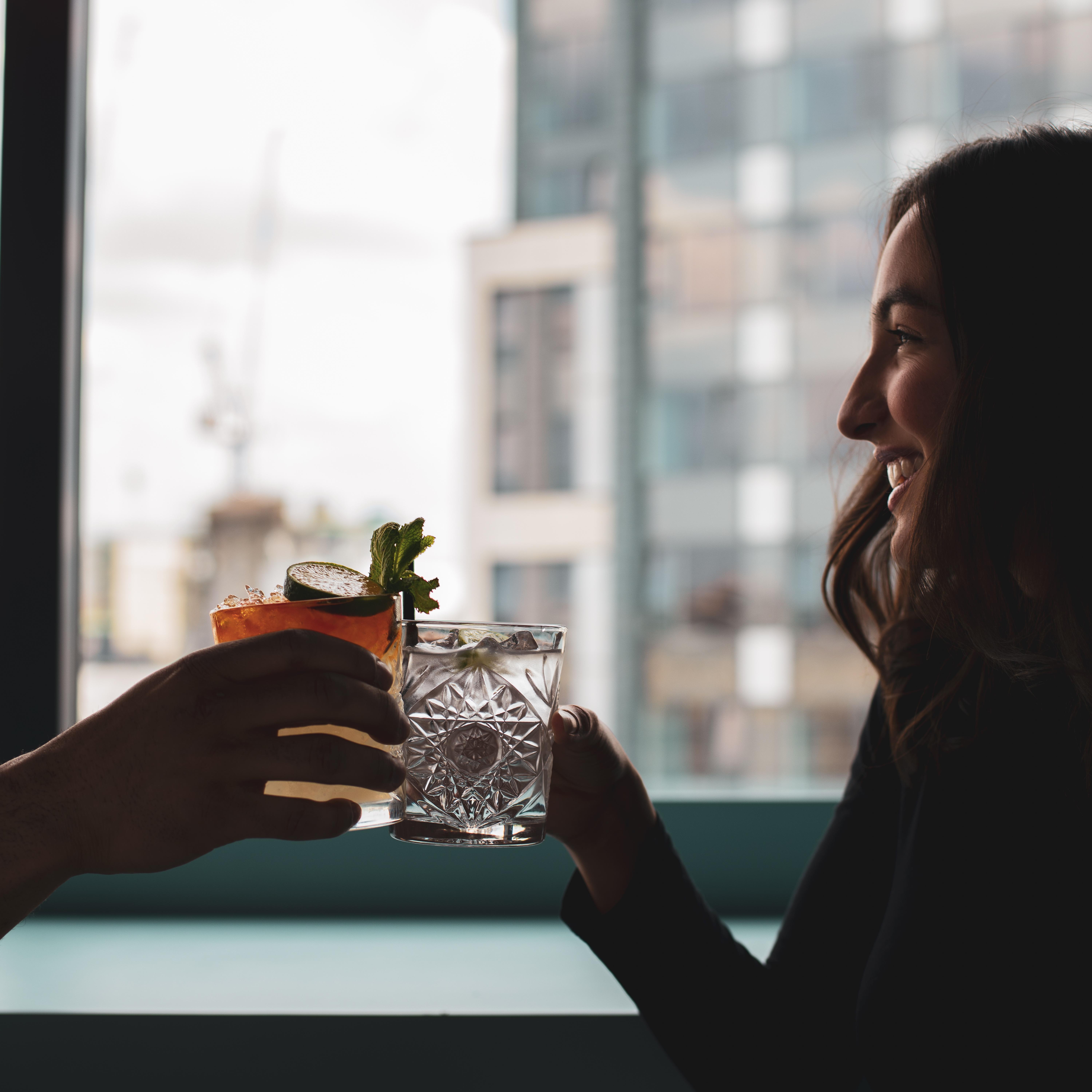 Yotel Glasgow Dış mekan fotoğraf "Cheers"